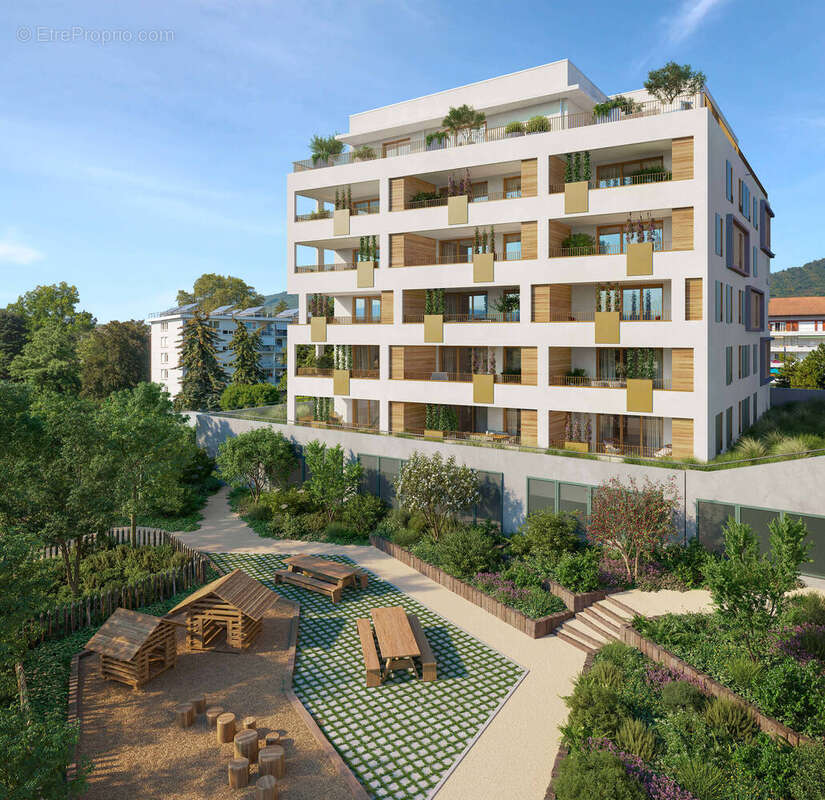 Voiron centre-ville proche du marché et commodités à Voiron