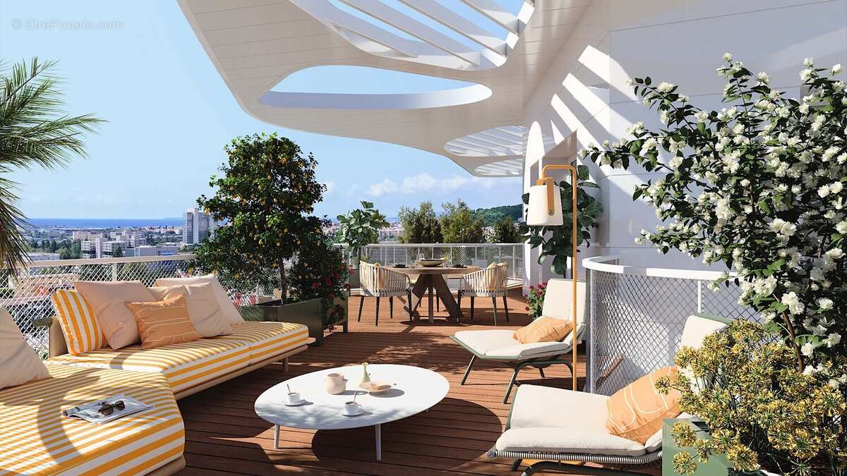 Dernier appartement d'exception avec vue mer à Nice