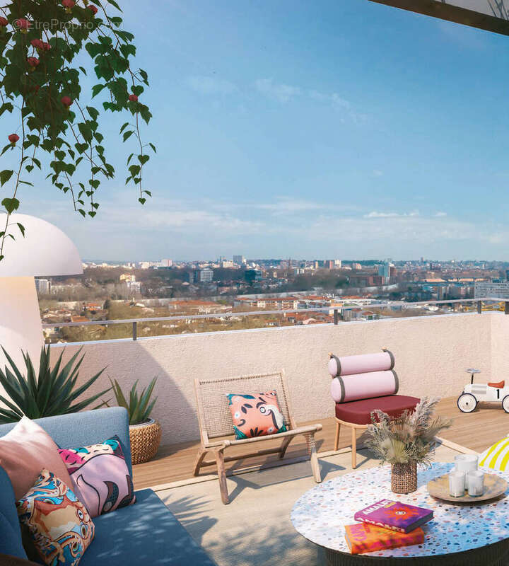 Toulouse quartier de la cartoucherie au pied du tramway à Toulouse