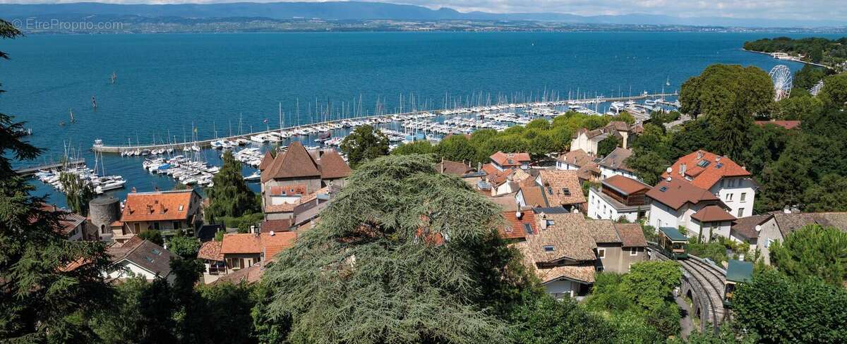 Jardins sur le lac à Thonon Les Bains