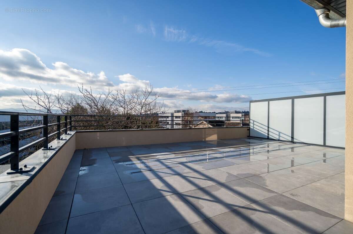 L&#039;emera à Dardilly