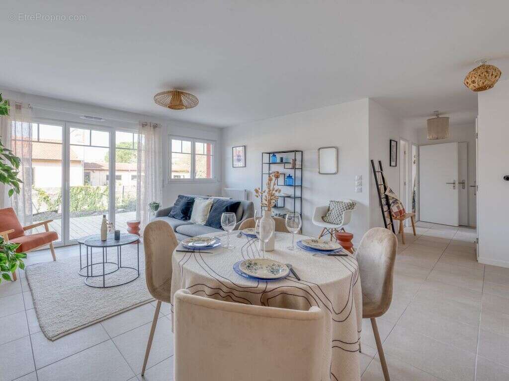 Les allees ostreica à Ares