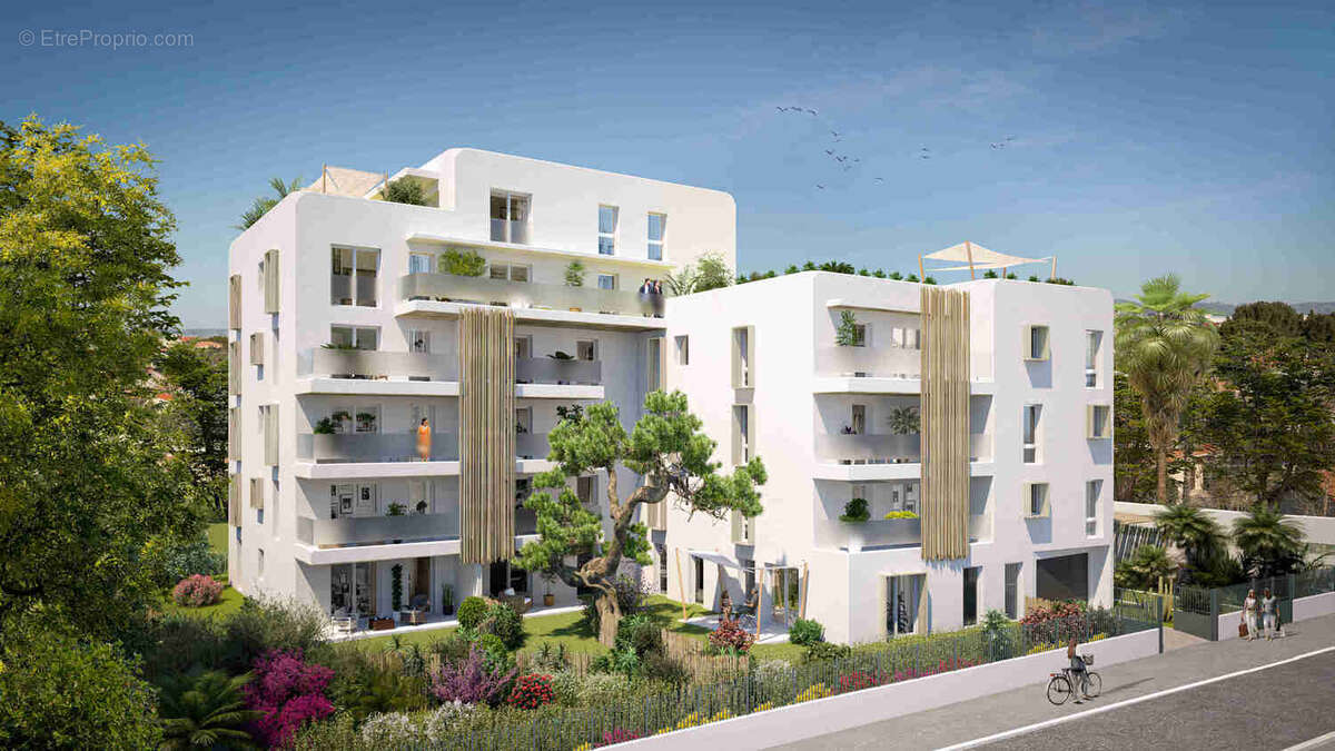 Marseille 8 pointé rouge à proximité immédiate de la mer à Marseille 8e Arrondissement