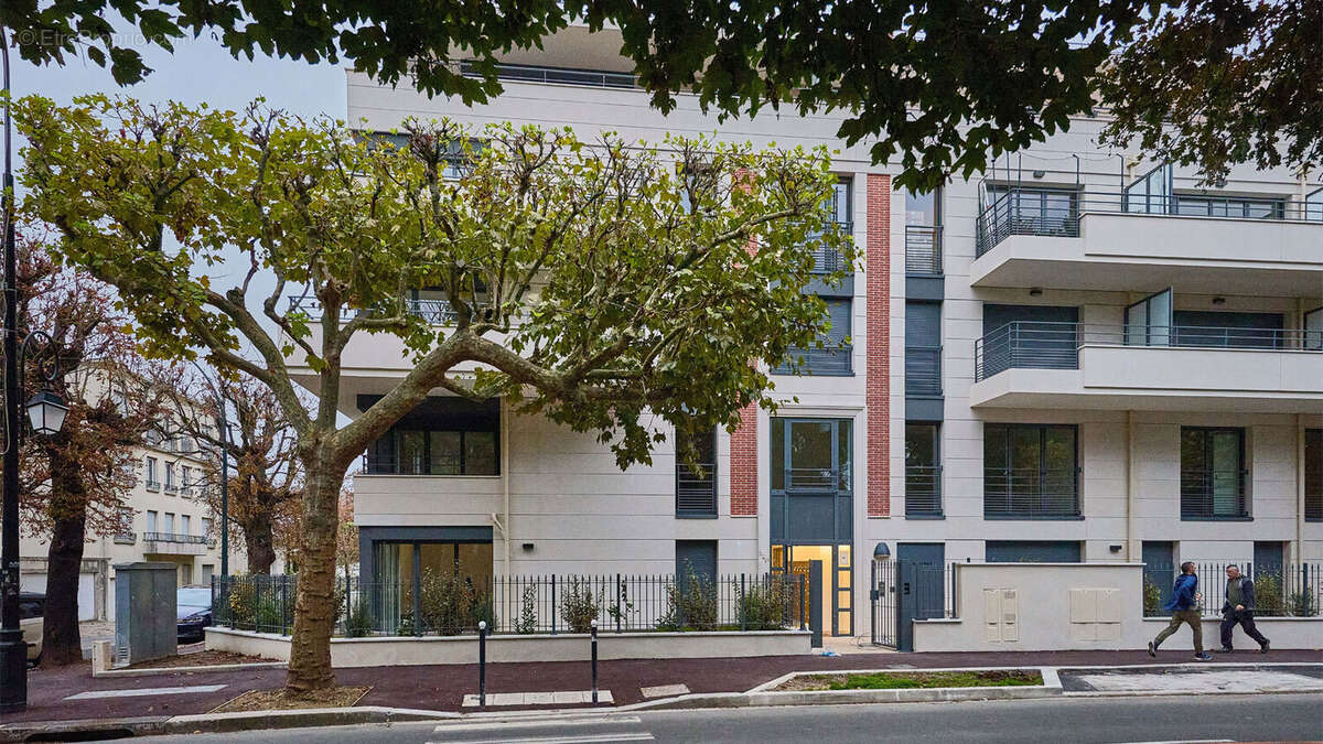 Saint-maur-des-fossés à 3 min à pied du rer a à St Maur Des Fosses