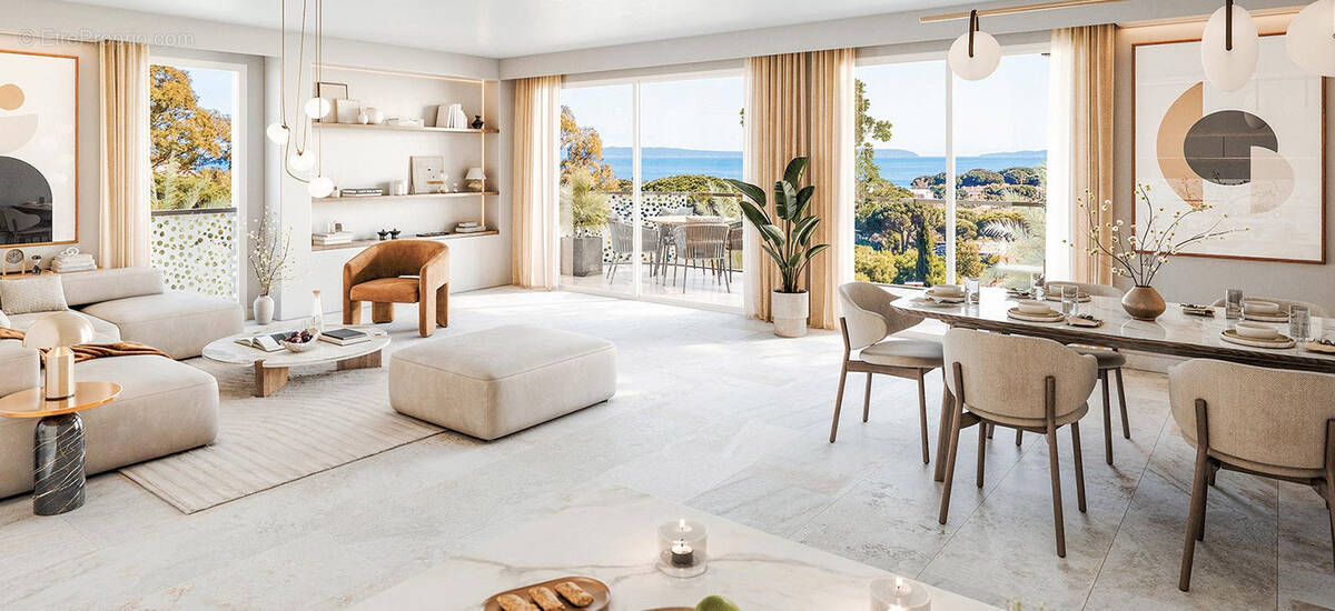 Le lavandou à proximité directe de la plage de saint-clair à Le Lavandou