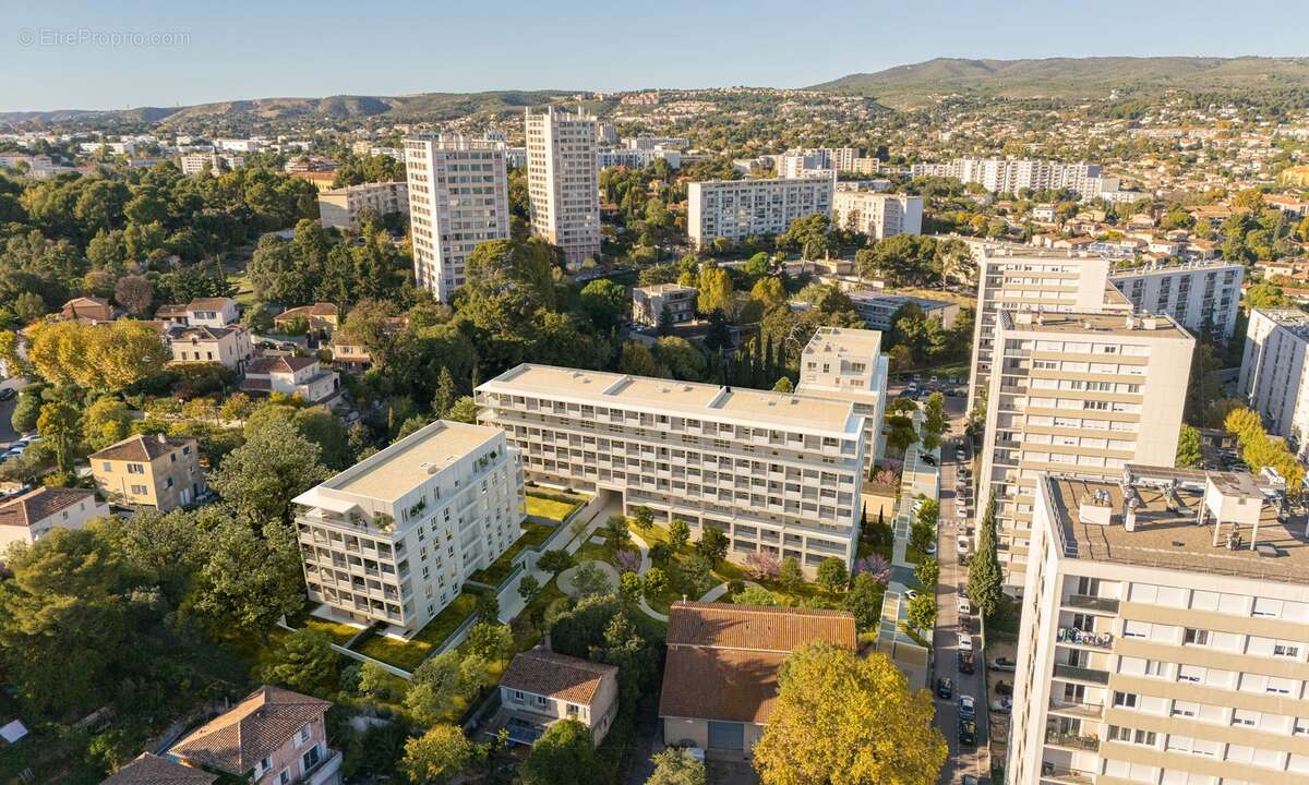 Latitude 13 - augustin merlhou à Marseille 13e Arrondissement