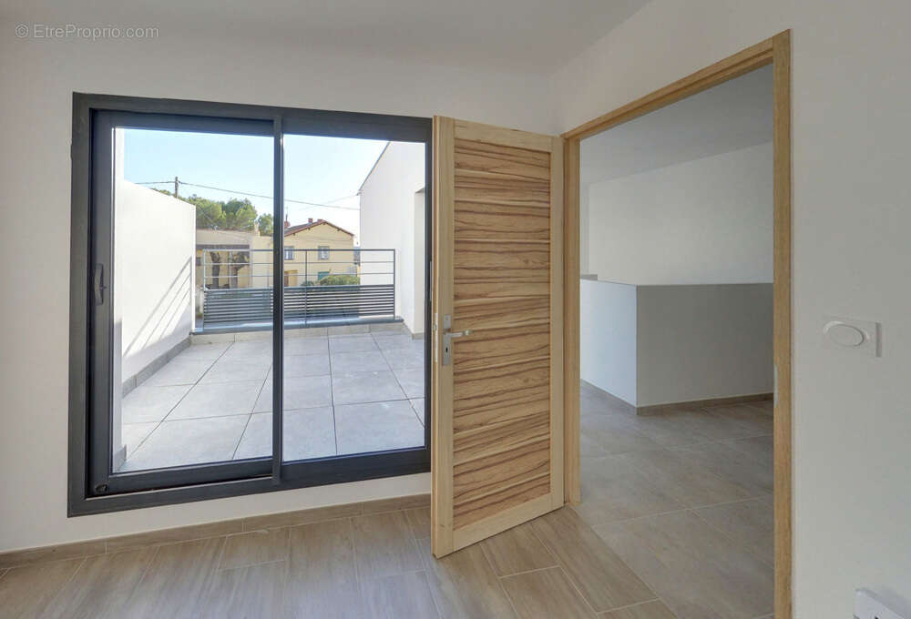 Uchaud villas au calme proches de la mairie à Uchaud