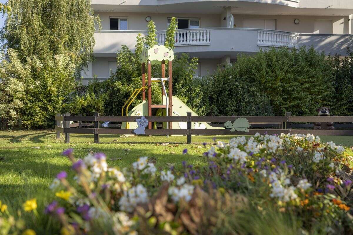 Résidence saint-roch - résidence seniors - lmnp à L Etrat