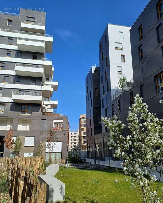 La place - ardoines à Vitry Sur Seine