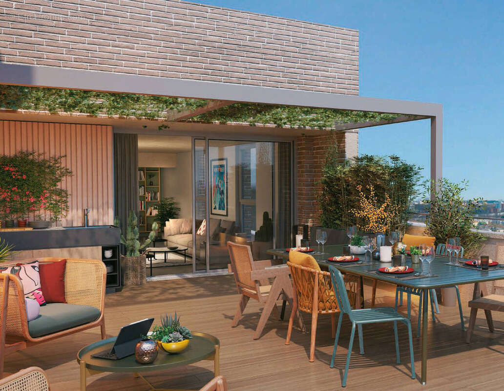 Toulouse quartier de la cartoucherie au pied du tramway à Toulouse