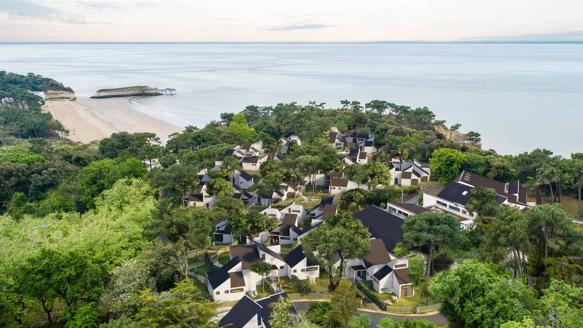 Meschers réhabilitation proche de la plage de suzac à Meschers Sur Gironde