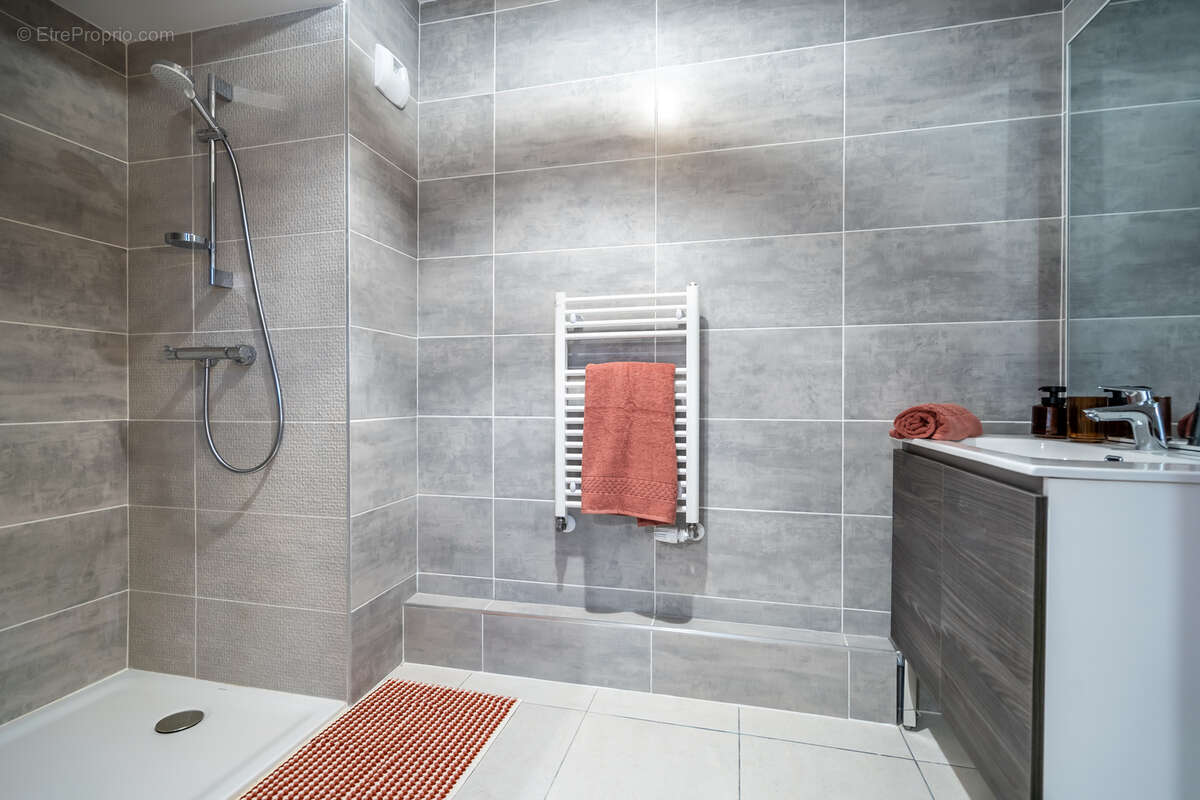 Faubourg valmy à Lyon 9e Arrondissement