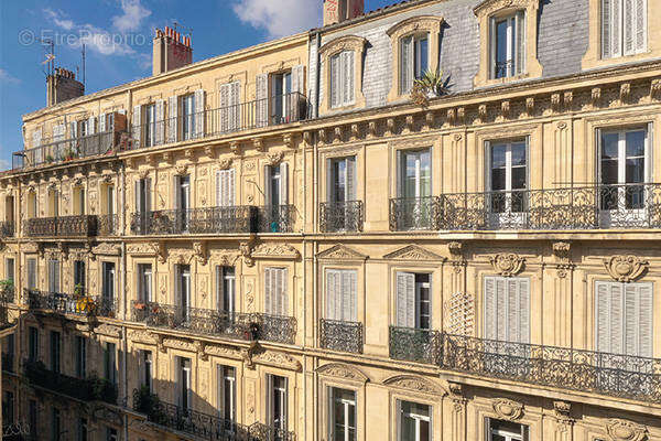 Marseille 6ème réhabilitation à 15 min à pied du vieux- port à Marseille 6e Arrondissement