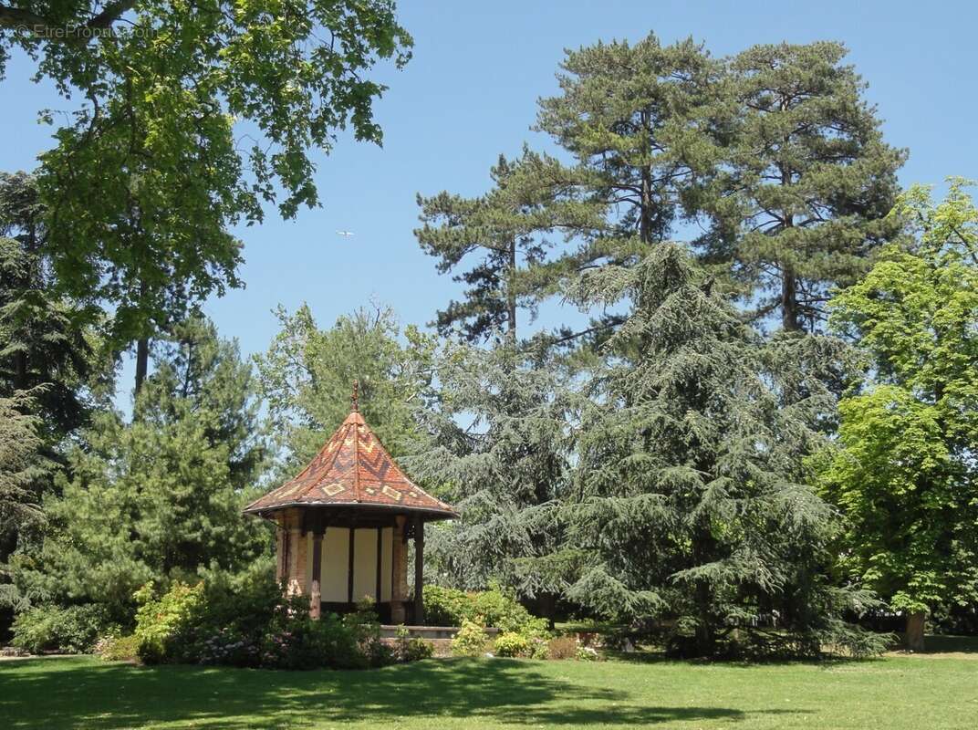 144 eiffel à Montmorency