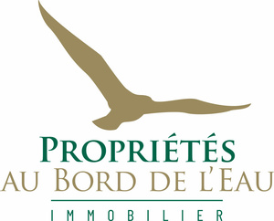 Propriétés Au Bord De L'eau